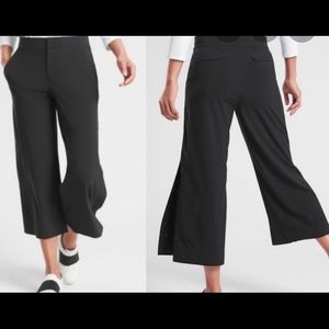 Athleta black crop pant size 6